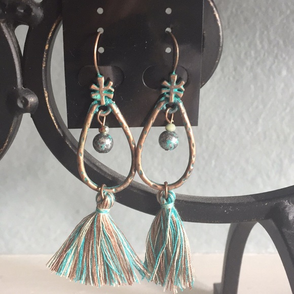 Jewelry - New 2" drop beaded tassel earrings boho